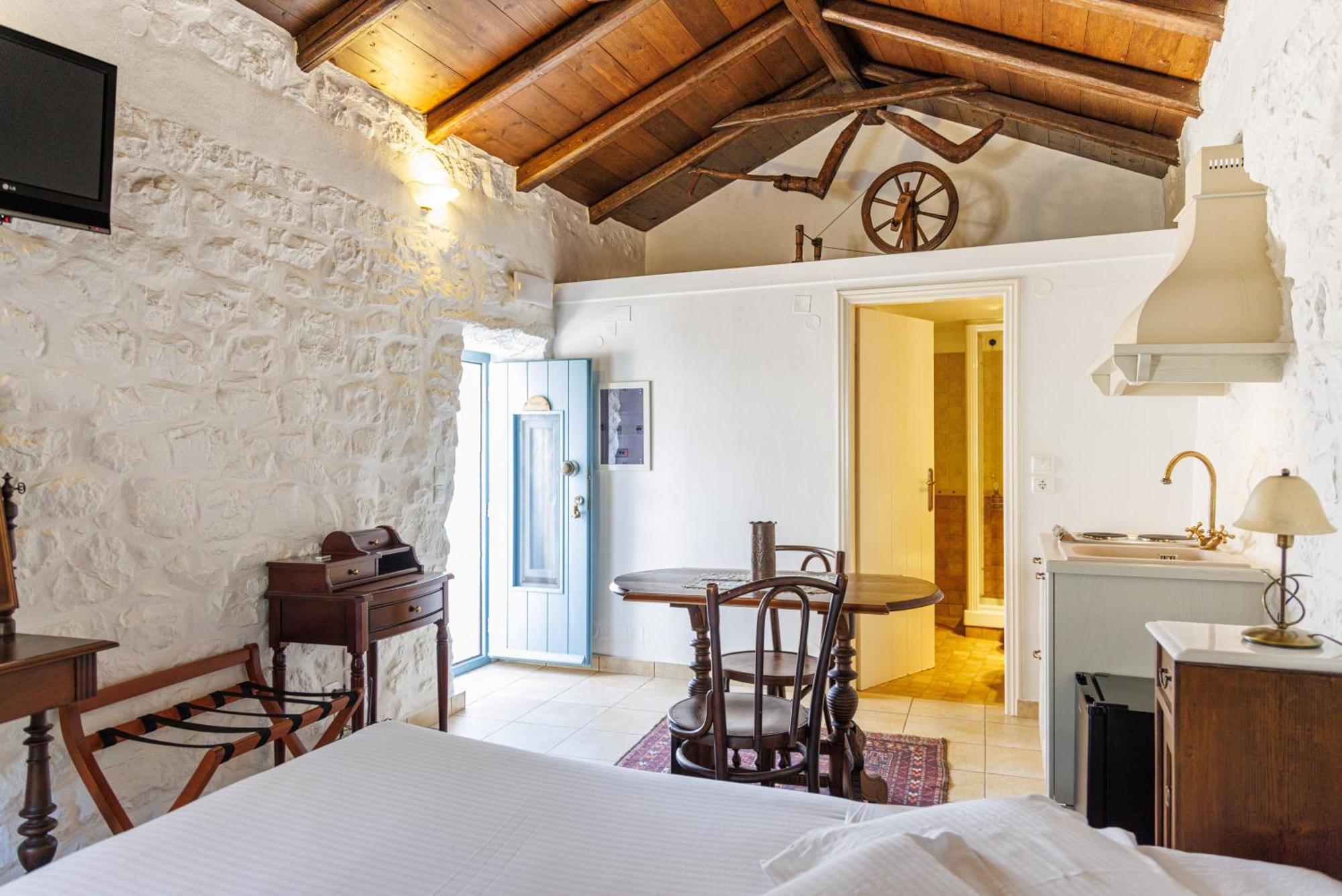Lithos Stone Suites Ареополі Номер фото