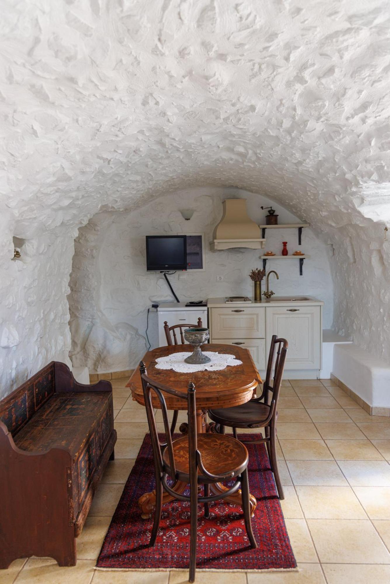 Lithos Stone Suites Ареополі Номер фото